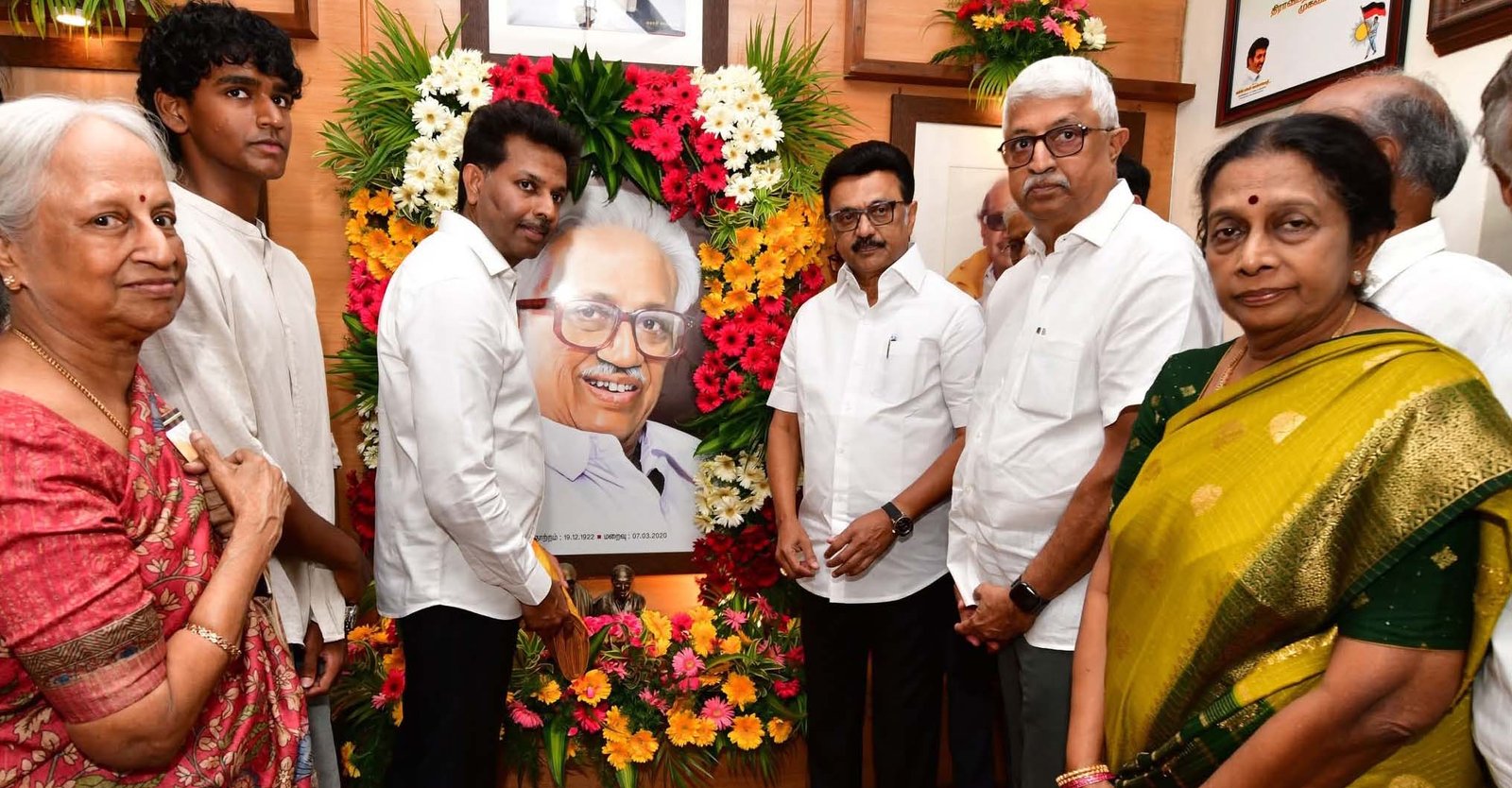 பேராசிரியர் அன்பழகனின் உருவப் படத்திற்கு முதல்வர் மரியாதை